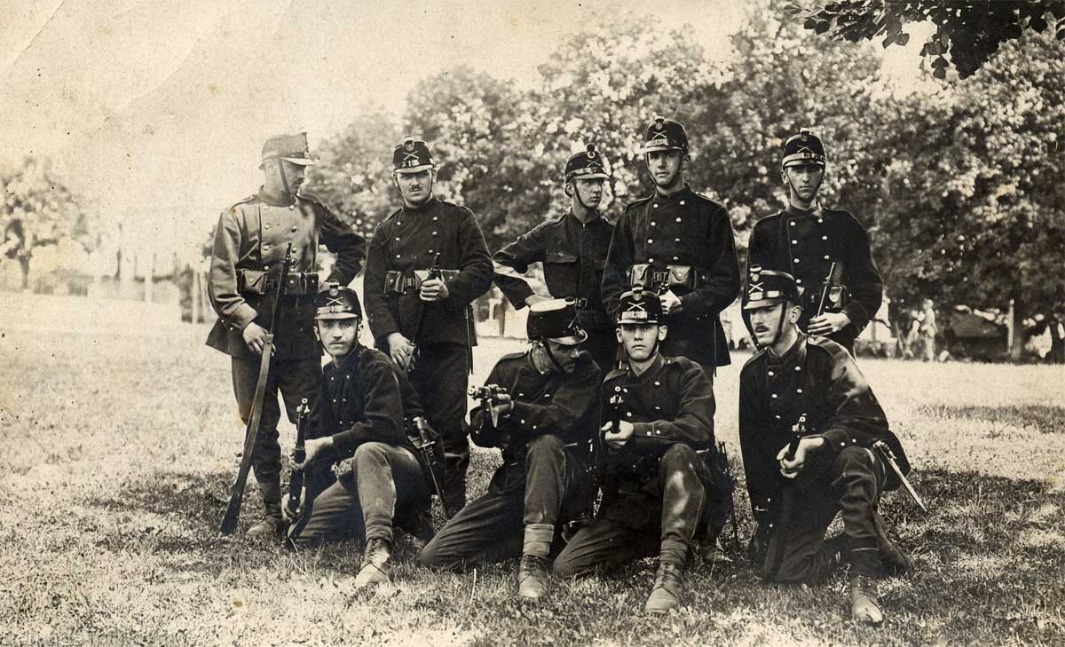 Французские войска в одессе. Армия Франции 1917. Итальянская Королевская армия 1915. Фотоаппарат британской армии 1917. Французские МФ.