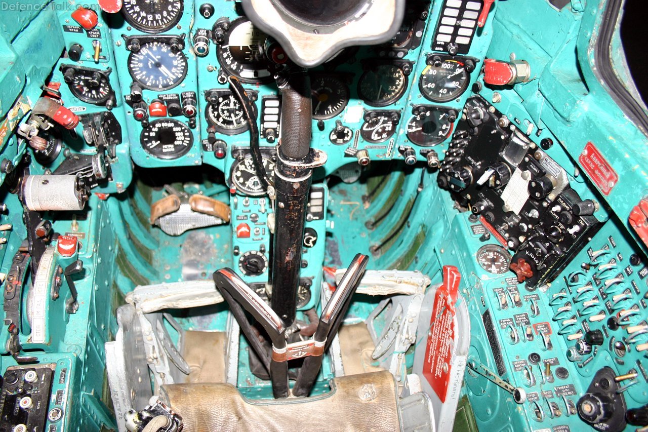 MiG-21PFM cockpit