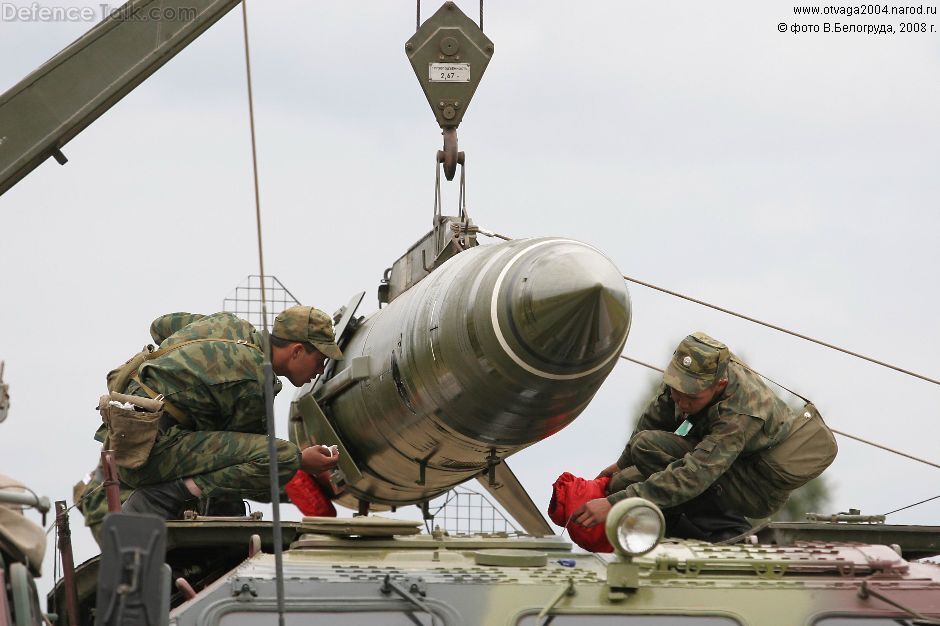 Точка разрушить. OTR-21 tochka. Танк точками. ВСУ ТРК точка у. ТРК точка 70 км ВСУ.