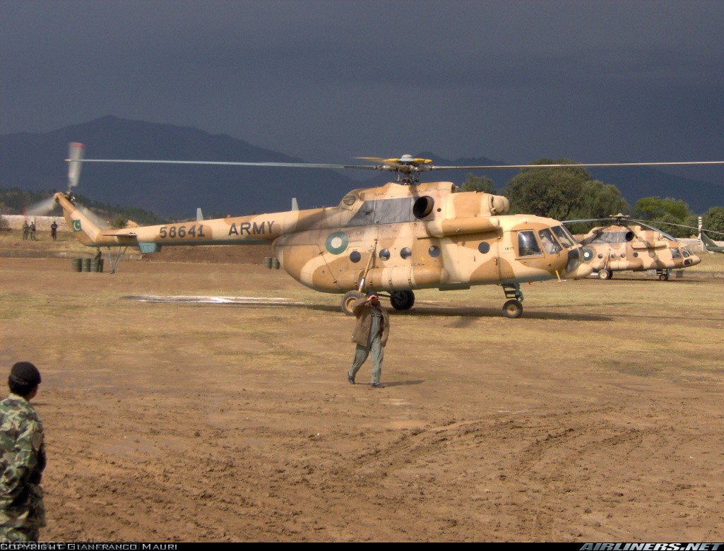 PAK ARMY MI-17 FORMATION IN NORTHERN PAKISTAN