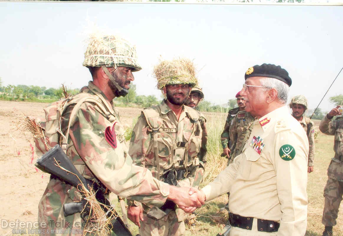 Pakistani army Soldiers during an excercise