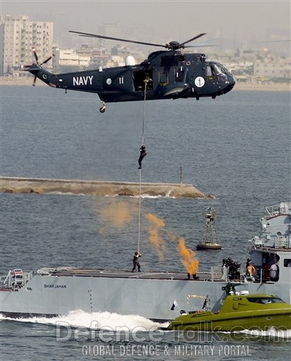Pakistani Navy soldiers - IDEAS 2006, Pakistan