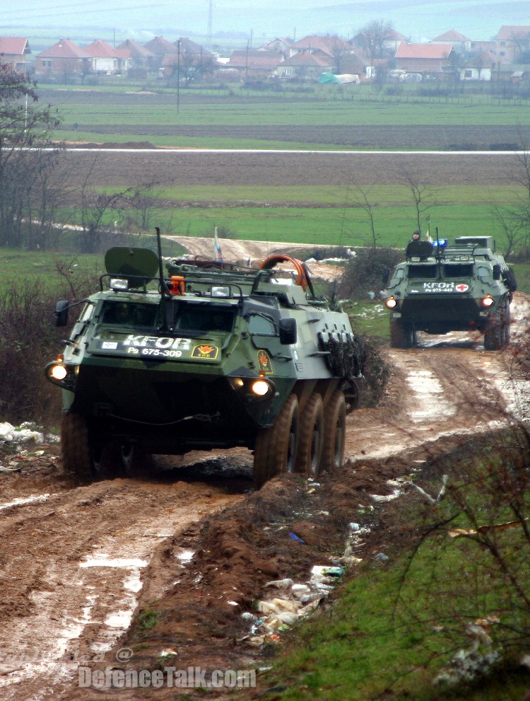 Pasu APC , Patrol, Kosovo