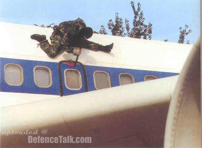 PLA-PAP anti-terrorist trainning