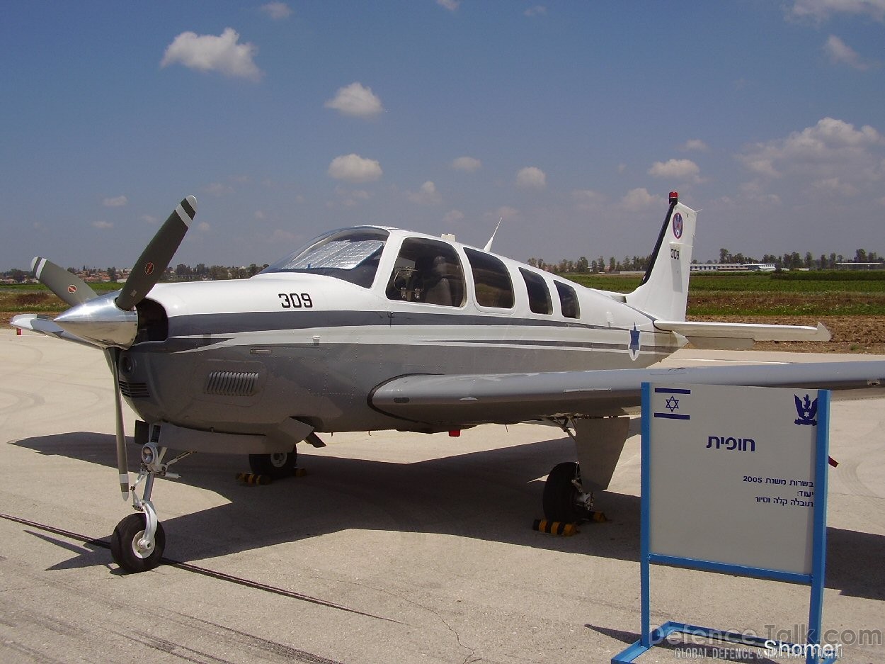 Raytheon A-36 Bonanza Hofit