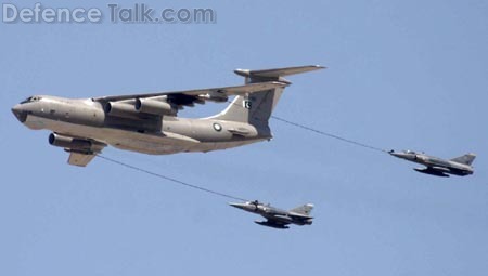 refueling-aircraft