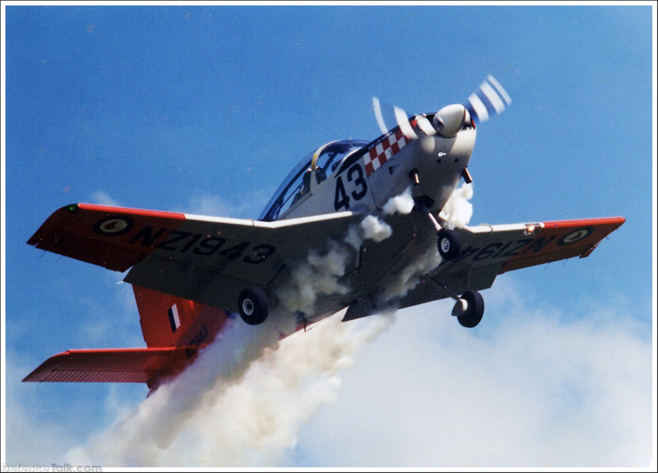 RNZAF CT4B  RED CHECKERS