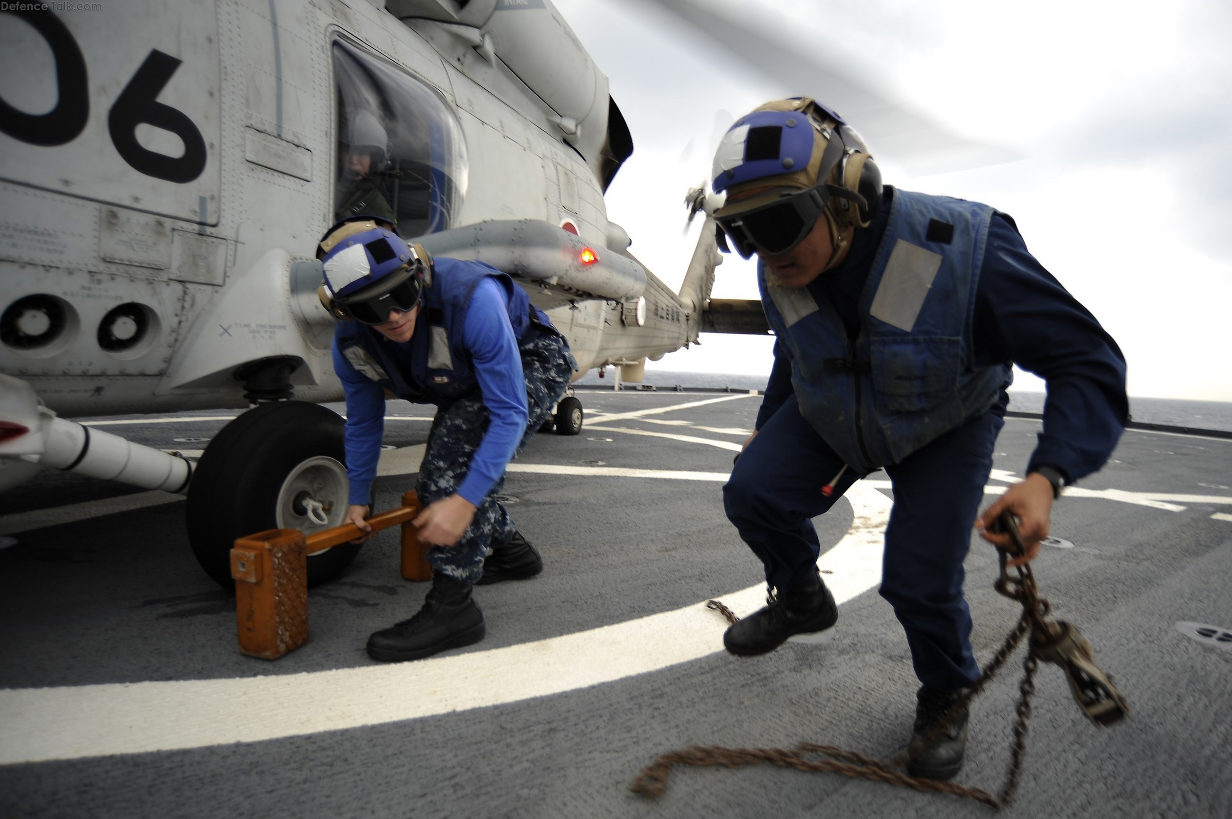 SH-60K helicopter chock and chains