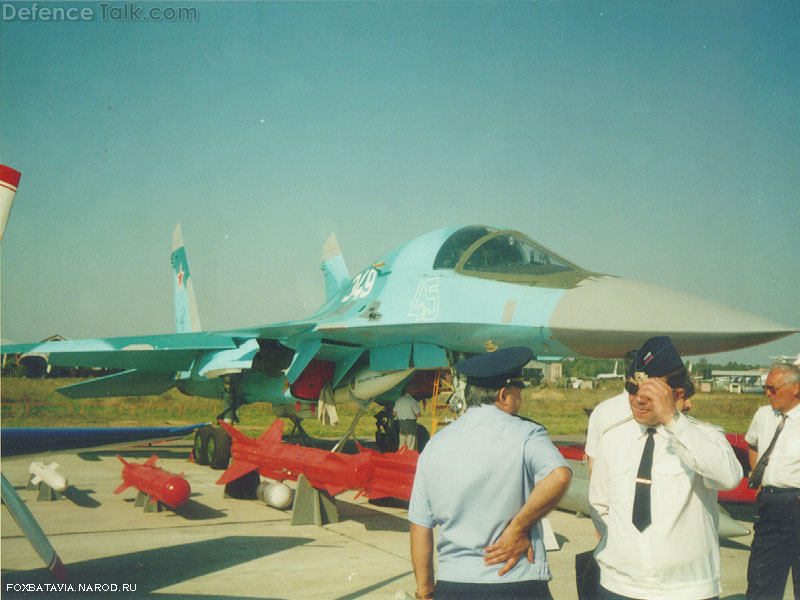 Su-32FN MAKS-95