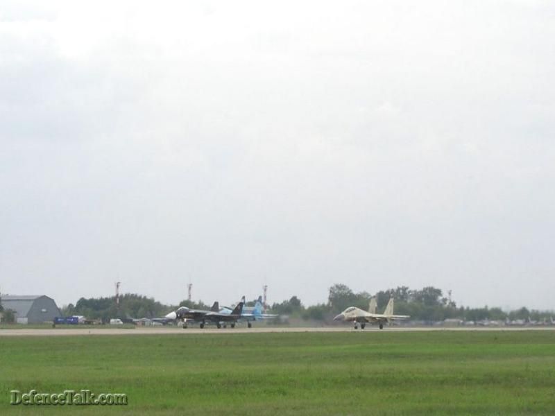Su-47, Su-27UB and Su-30MK