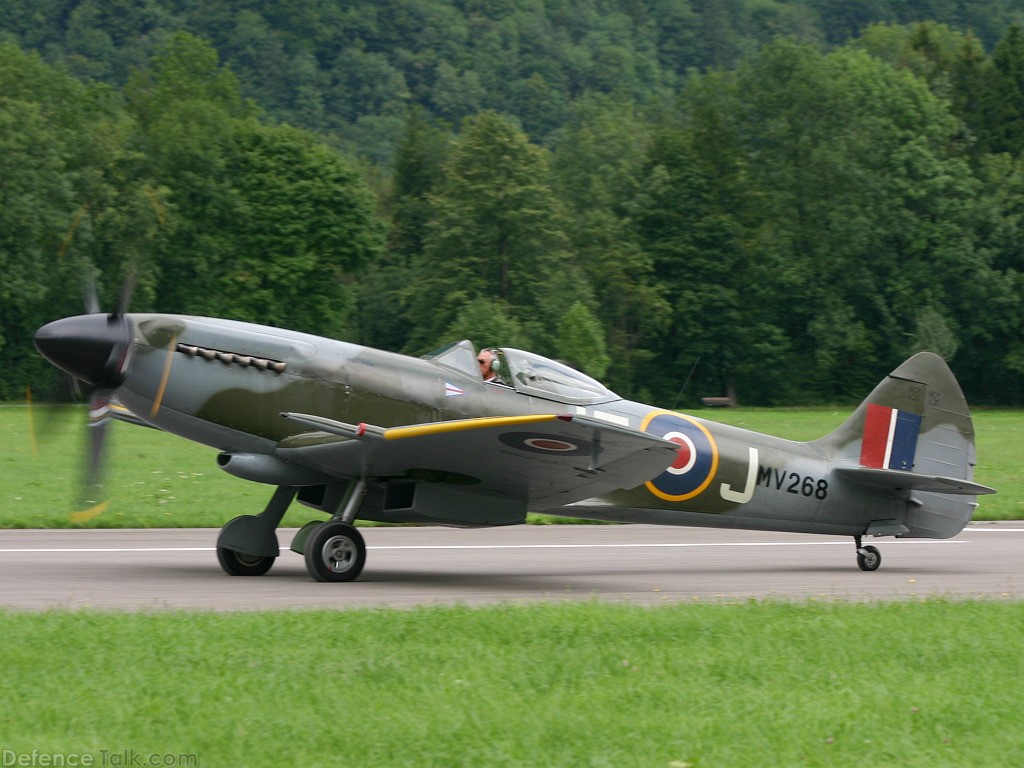 Supermarine 379 Spitfire FR14E