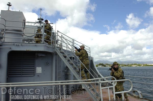 Training onboard the USS Valley Forge - RIMPAC 2006