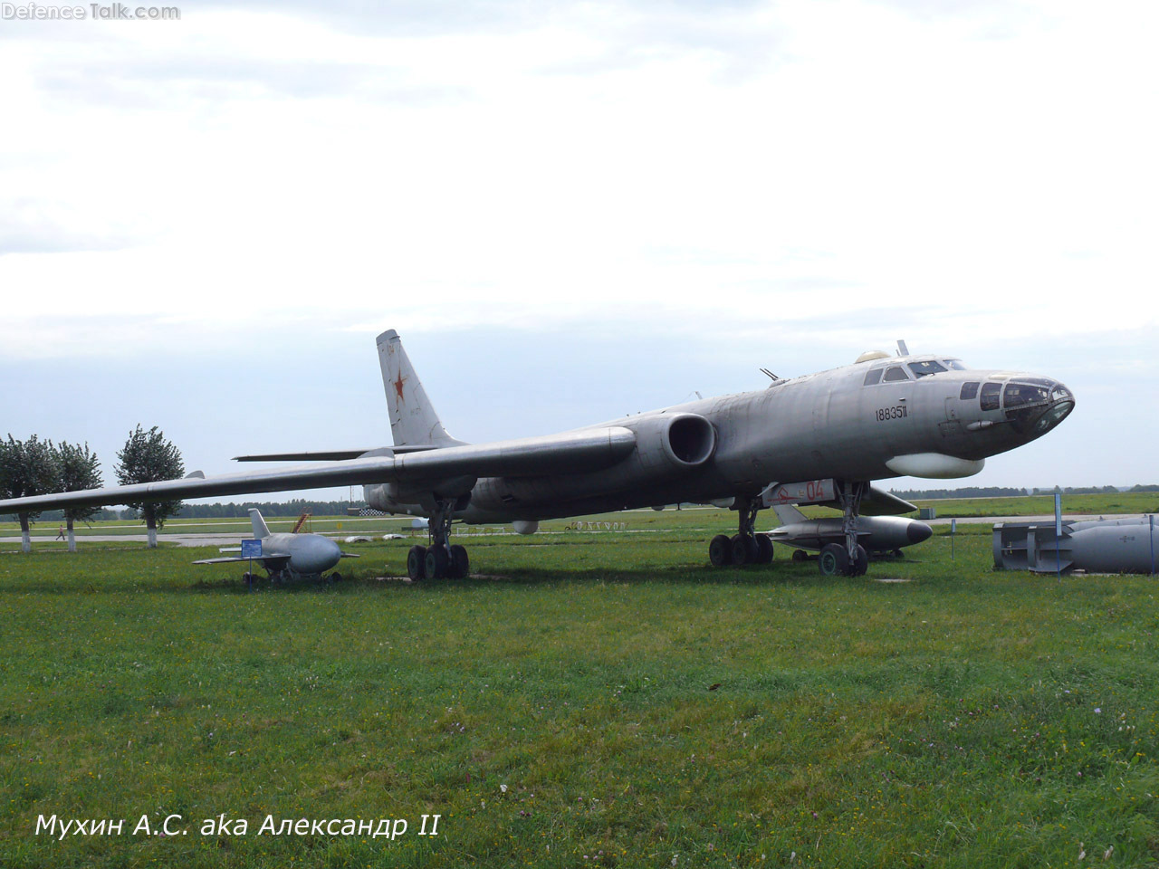 Tu-16R