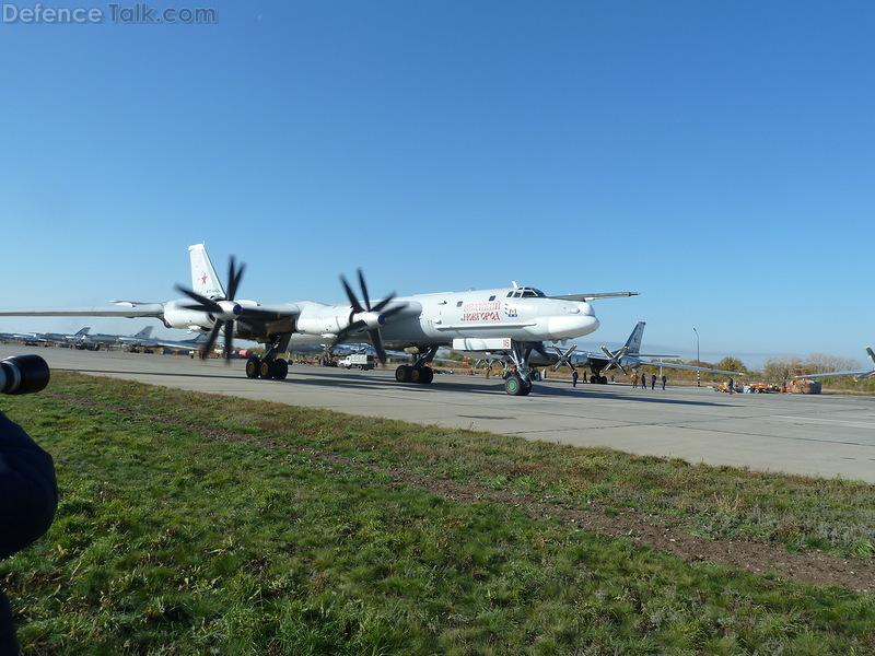 Tu-95MS Velikiy Novgorod