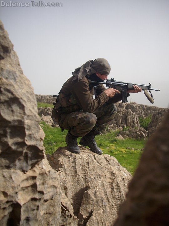 Turkish Soldier with HK-33