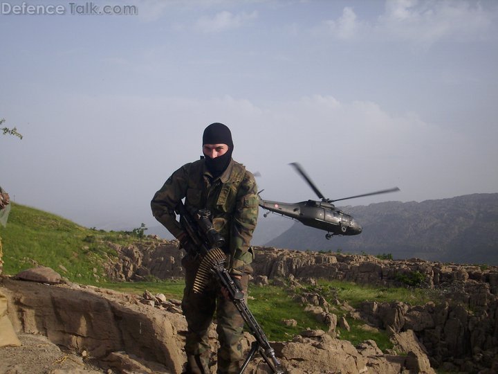 Turkish Soldier with MG-3