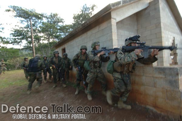 U.S. Marines - Military Operation in Urban Terrain (MOUT)