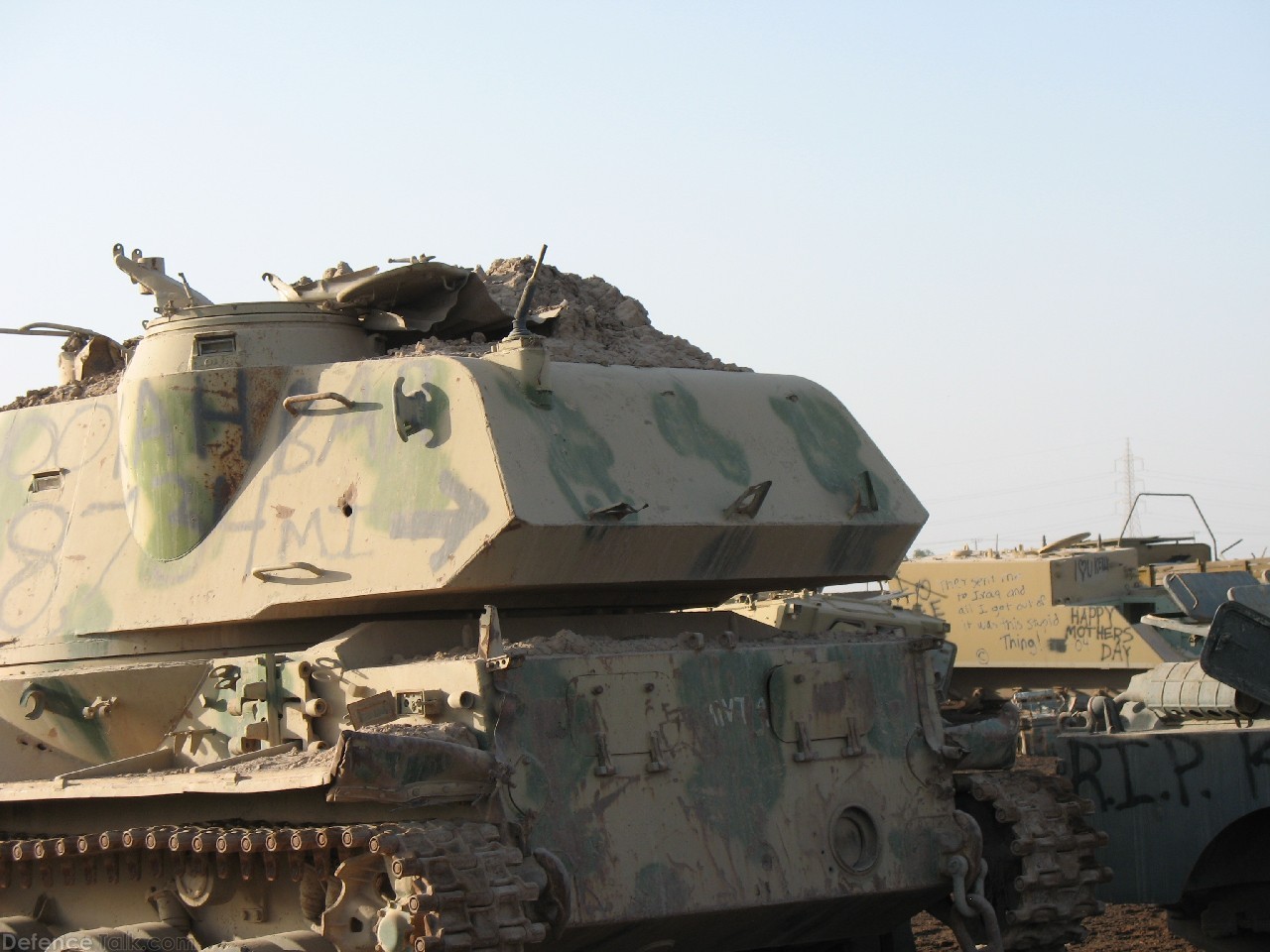 Unknown Iraqi Tank (Artillery Piece?)