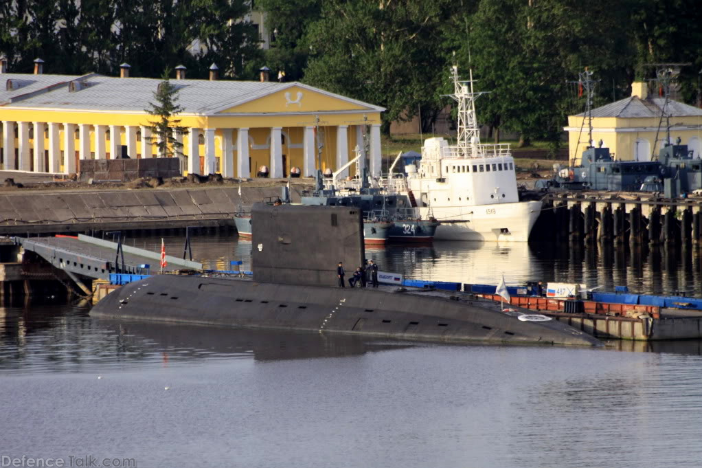 Unknown Submarine