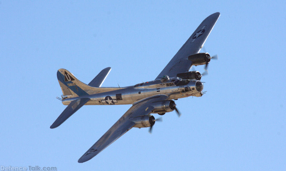 US Army Air Corps B-17 Flying Fortress Heavy Bomber