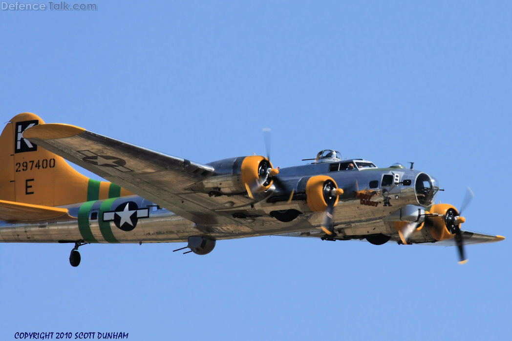 US Army Air Corps B-17 Flying Fortress Heavy Bomber