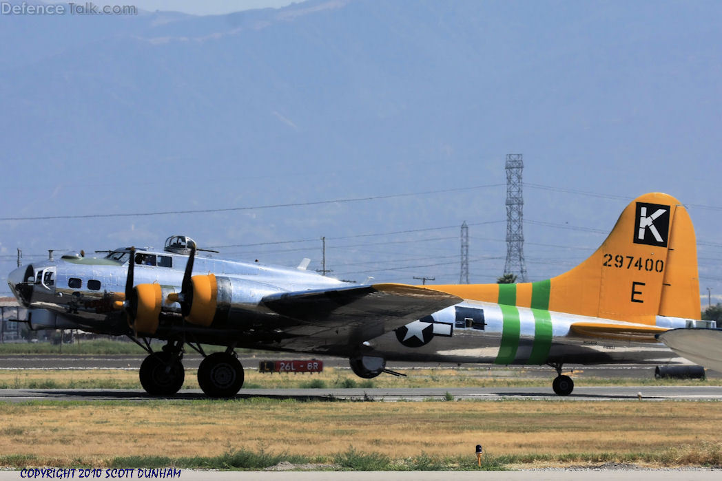 US Army Air Corps B-17 Flying Fortress Heavy Bomber