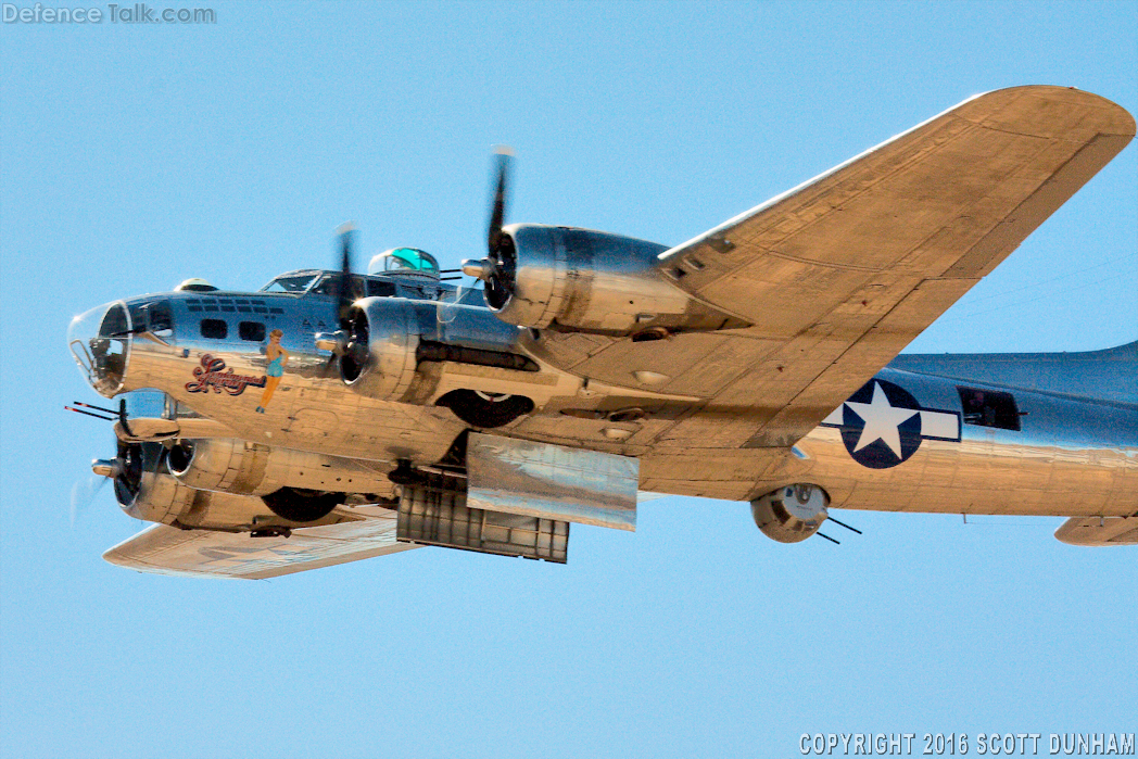 US Army Air Corps B-17 Flying Fortress Heavy Bomber