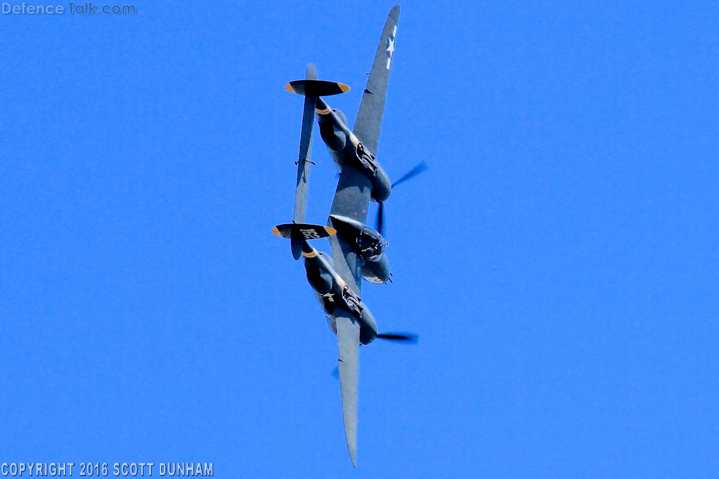 US Army Air Corps P-38 Lightning Fighter Aircraft