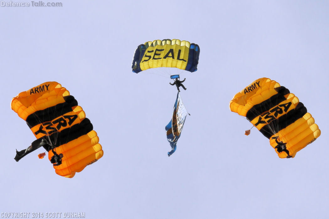 US Army Golden Knights - US Navy Leap Frogs