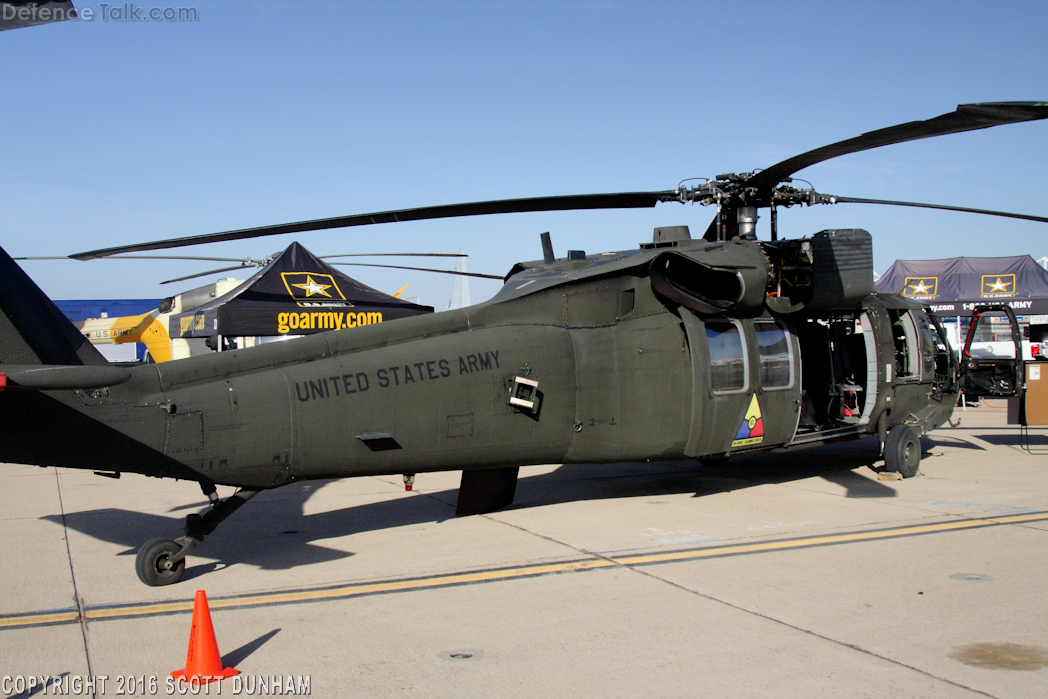 US Army UH-60A Black Hawk Helicopter