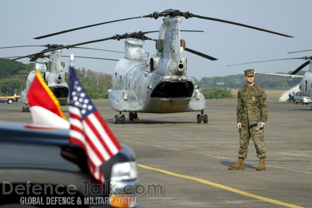 US Marine stand guard - News Pictures