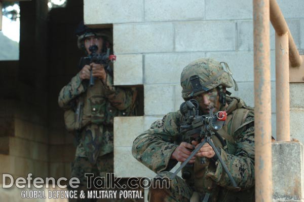 US Marines - Military Operation in Urban Terrain (MOUT)