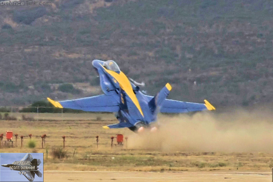 US Navy Blue Angels Flight Demonstration Team