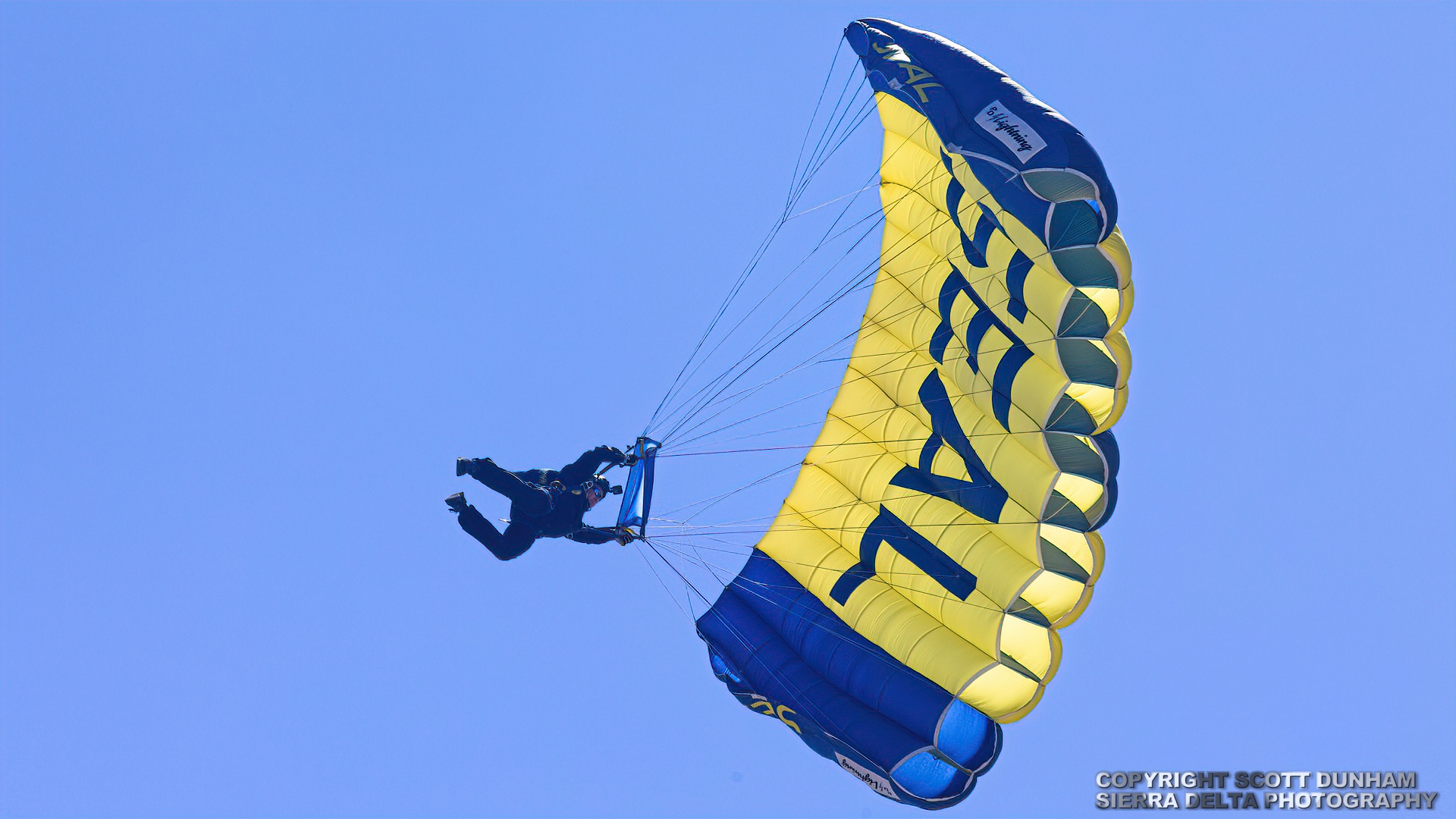 US Navy Leap Frogs Parachute Demonstration Team