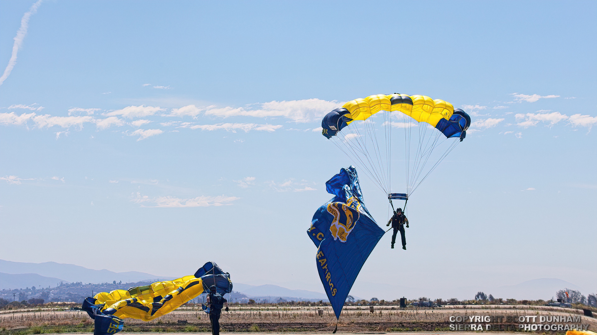 US Navy Leap Frogs Parachute Demonstration Team