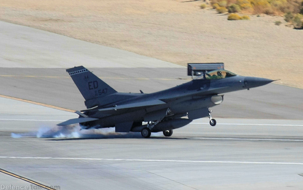 USAF F-16 Falcon Touch Down