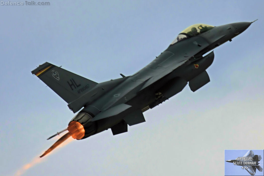 USAF F-16 Fighting Falcon