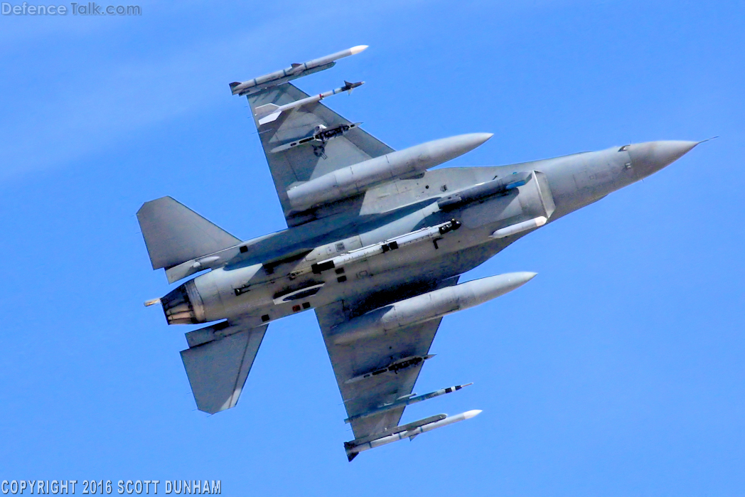 USAF F-16 Viper Fighter Aircraft