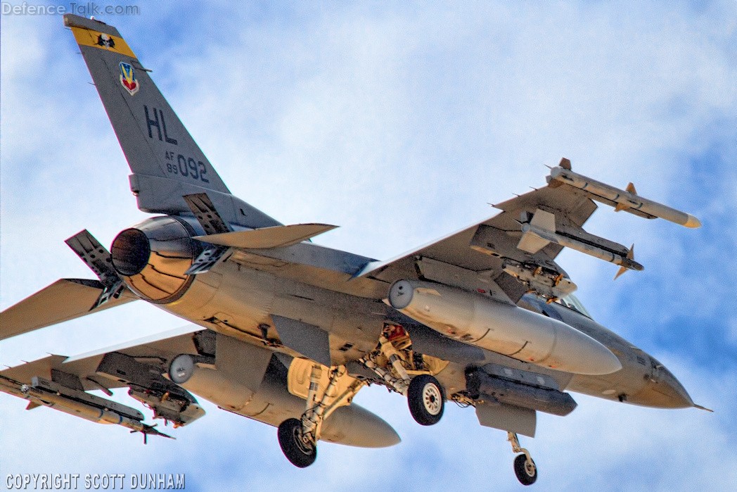 USAF F-16 Viper Fighter Aircraft