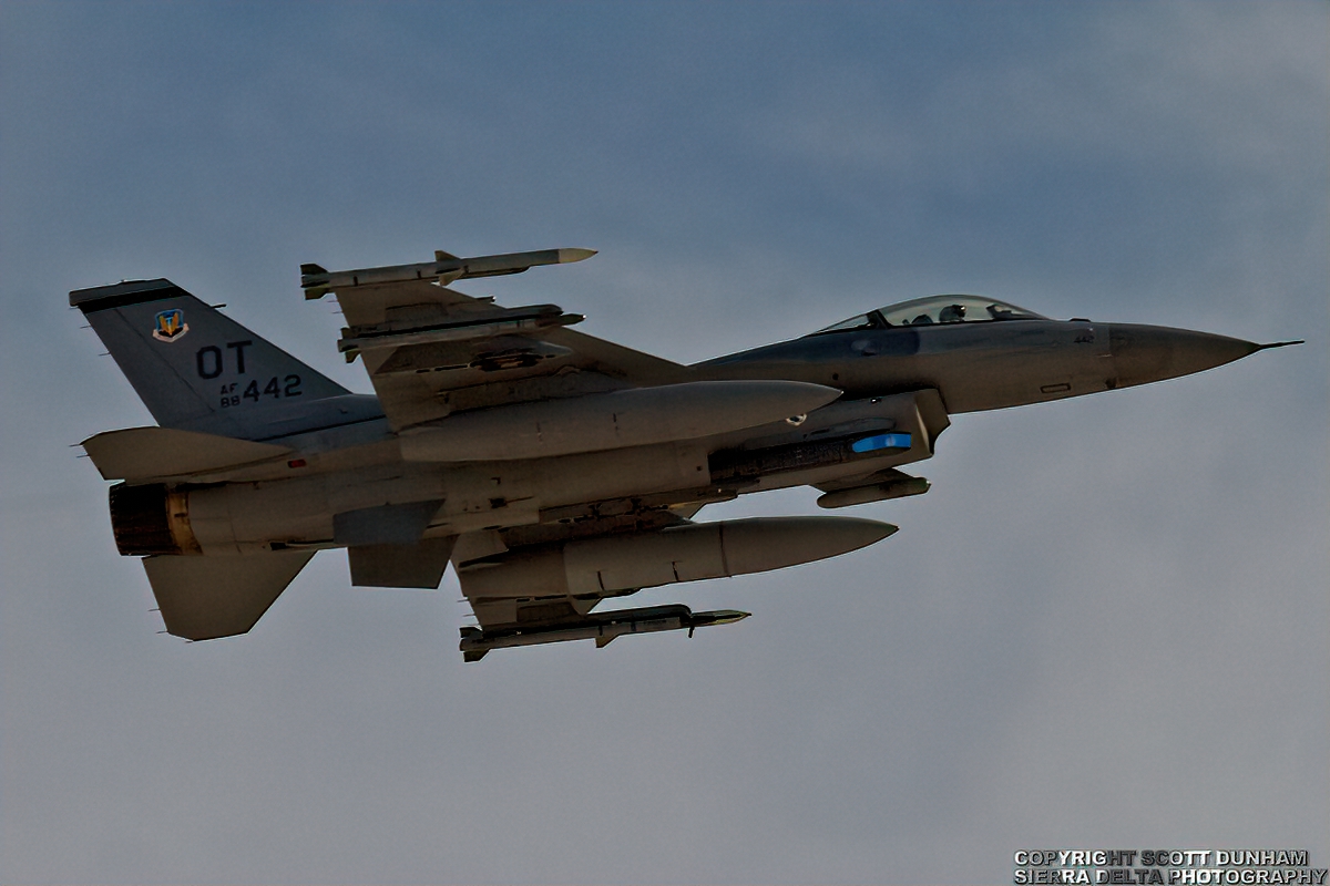 USAF F-16 Viper Fighter Aircraft