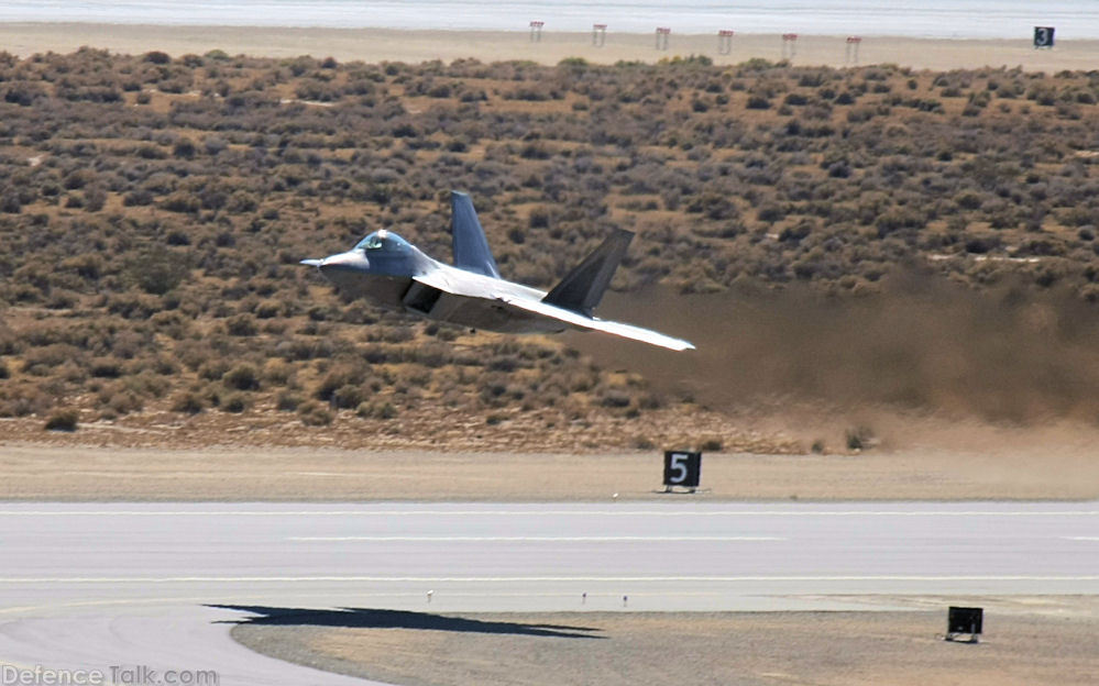 USAF F-22A Raptor Take Off