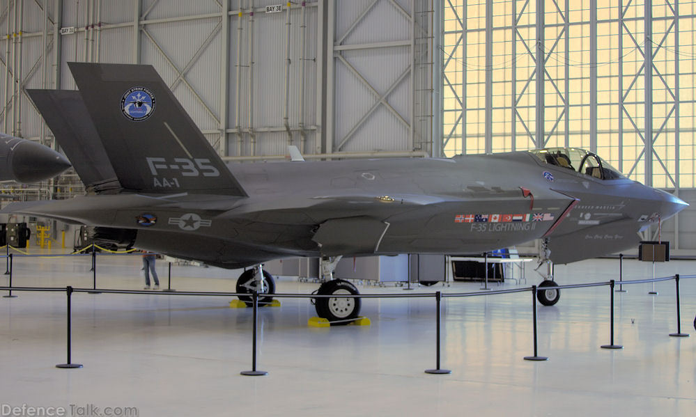 USAF F-35A JSF Stealth Fighter