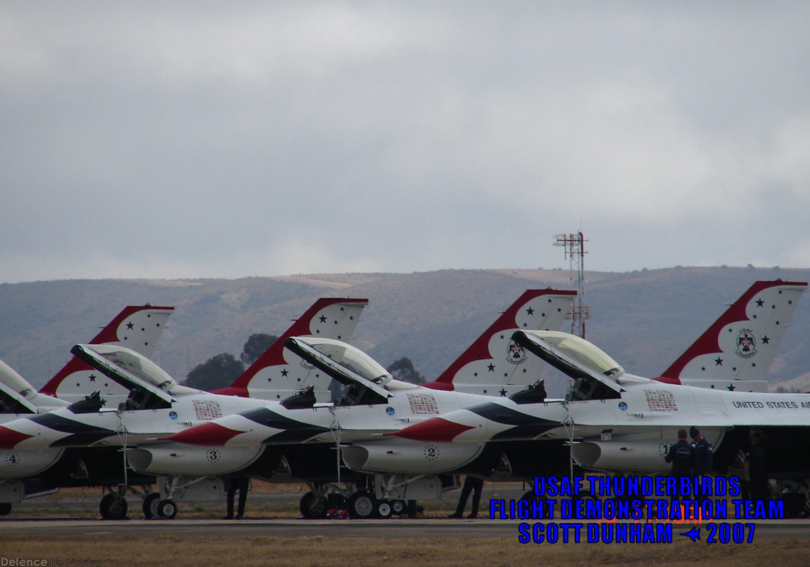 USAF Thunderbirds F-16 Falcon