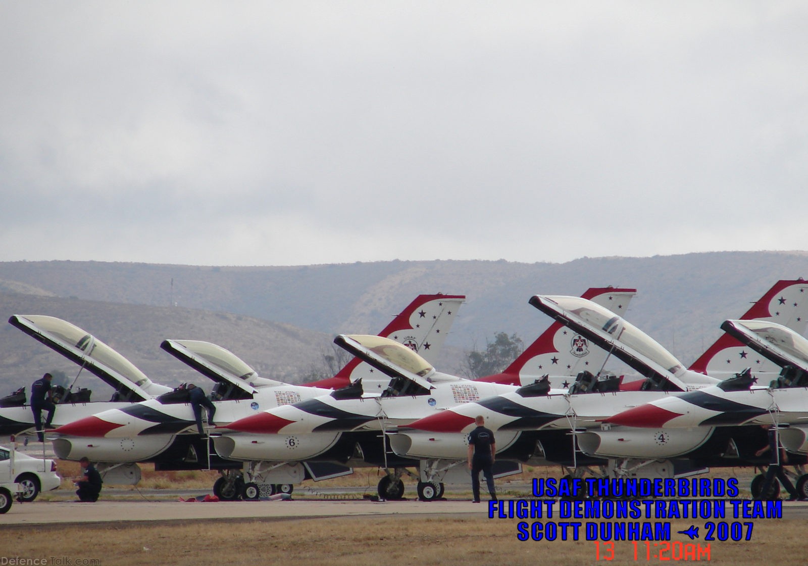 USAF Thunderbirds F-16 Falcon