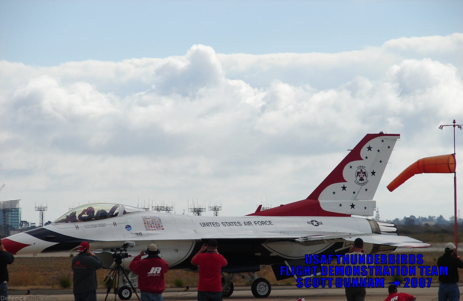 USAF Thunderbirds F-16 Falcon