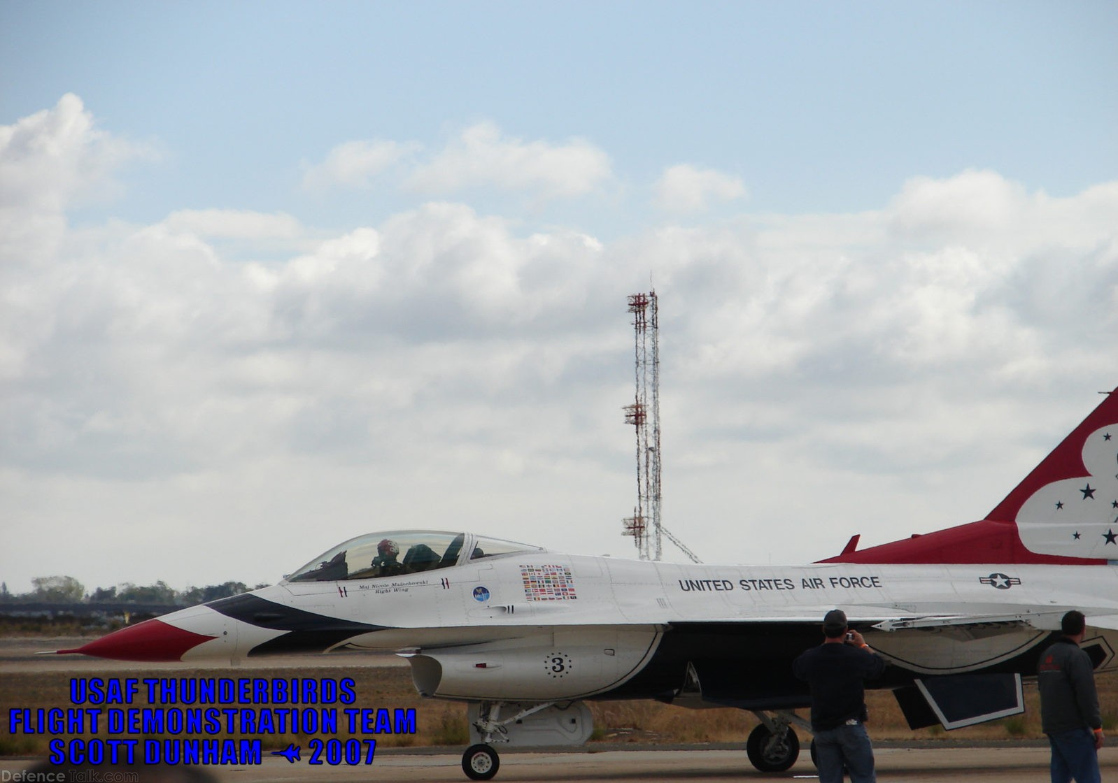 USAF Thunderbirds F-16 Falcon