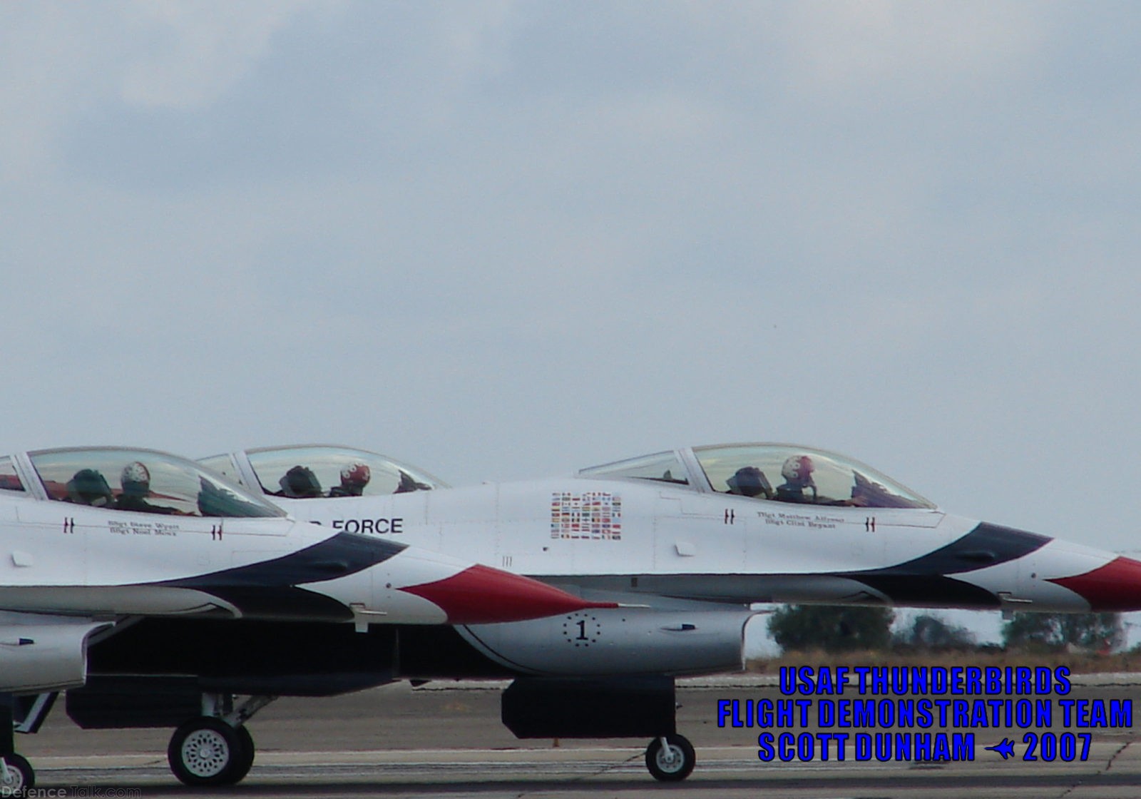 USAF Thunderbirds F-16 Falcon