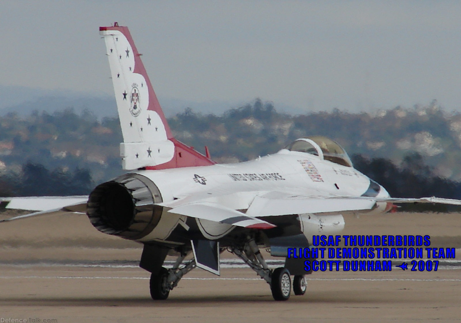 USAF Thunderbirds F-16 Falcon