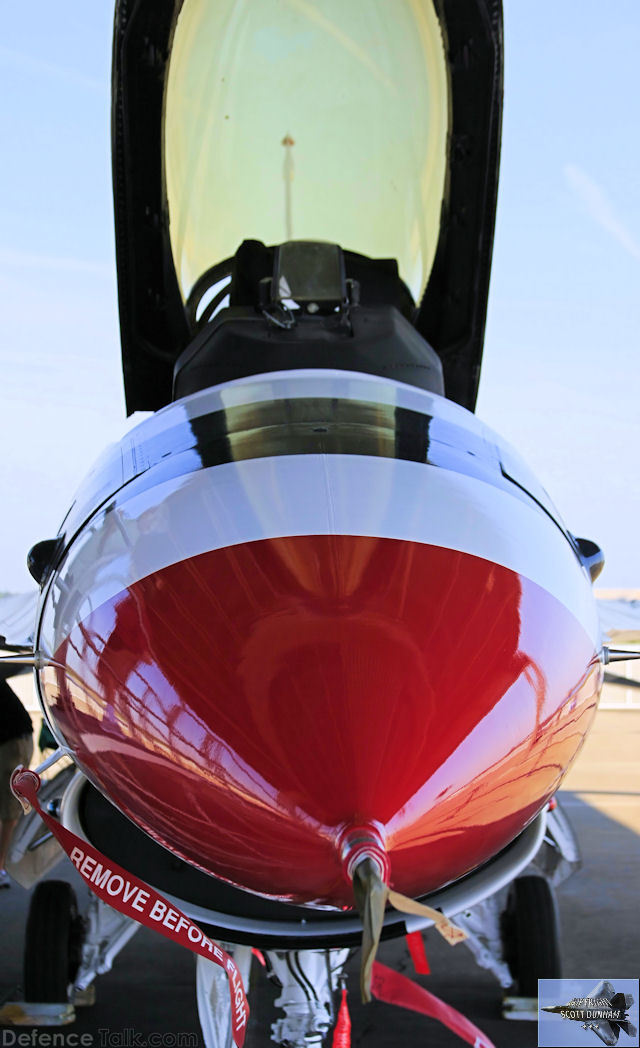 USAF Thunderbirds F-16 Fighter