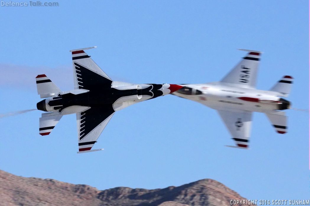 USAF Thunderbirds F-16 Fighter